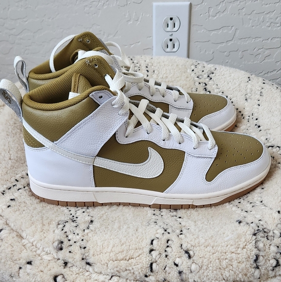 Custom Nikes - Picture 2 of 4